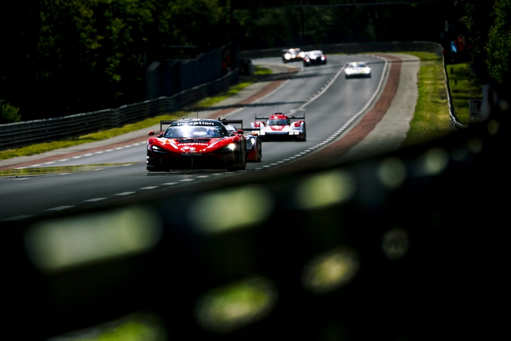 Frederik Schandorff flyvende på Le Mans: Det føles vildt godt.
(Foto: Xynamic)